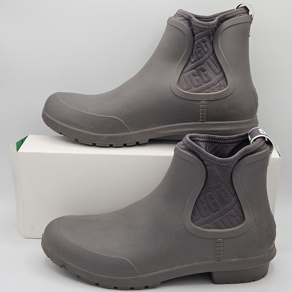 UGG Women's 9 Chevonne Rain/Snow Boot w/ Sheepskin Insoles in Charcoal - Picture 3 of 14